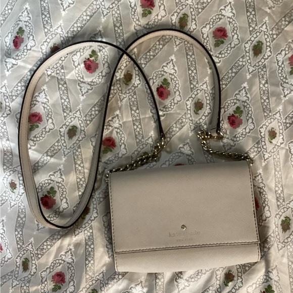 kate spade Handbags - Kate Spade Beige Crossbody Bag with Gold Chain